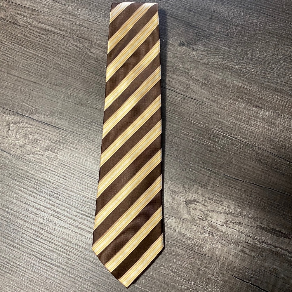 100% ITALIAN SILK HUGO BOSS TIE